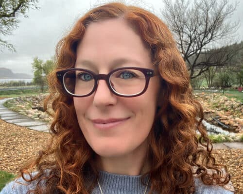 Stephanie Thomas Headshot